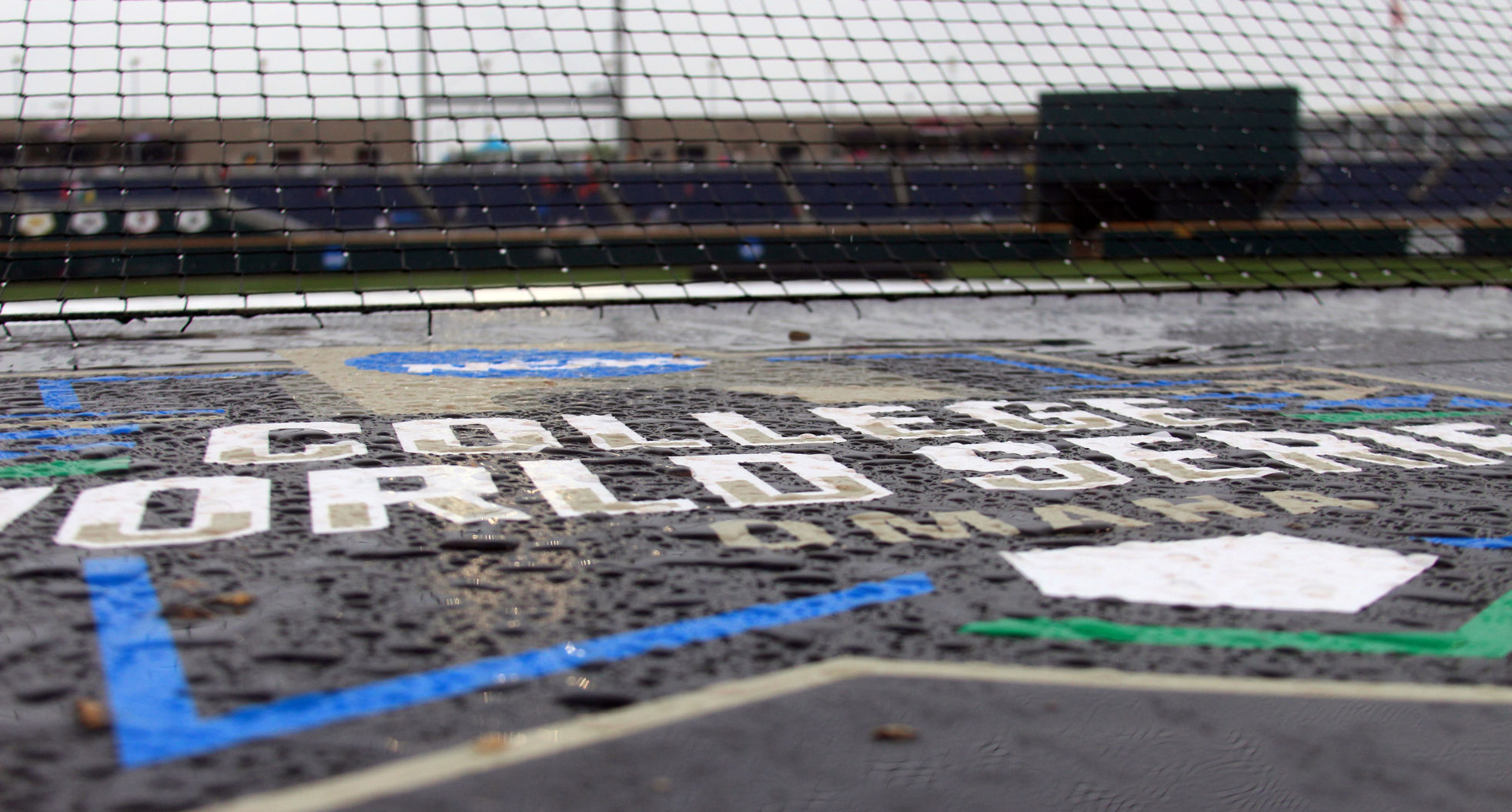 Auburn vs. Louisville at the College World Series